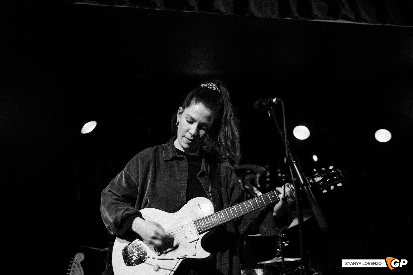 Niamh Regan live at Whelan’s, Dublin. Photographed by Zyanya Lorenzo.