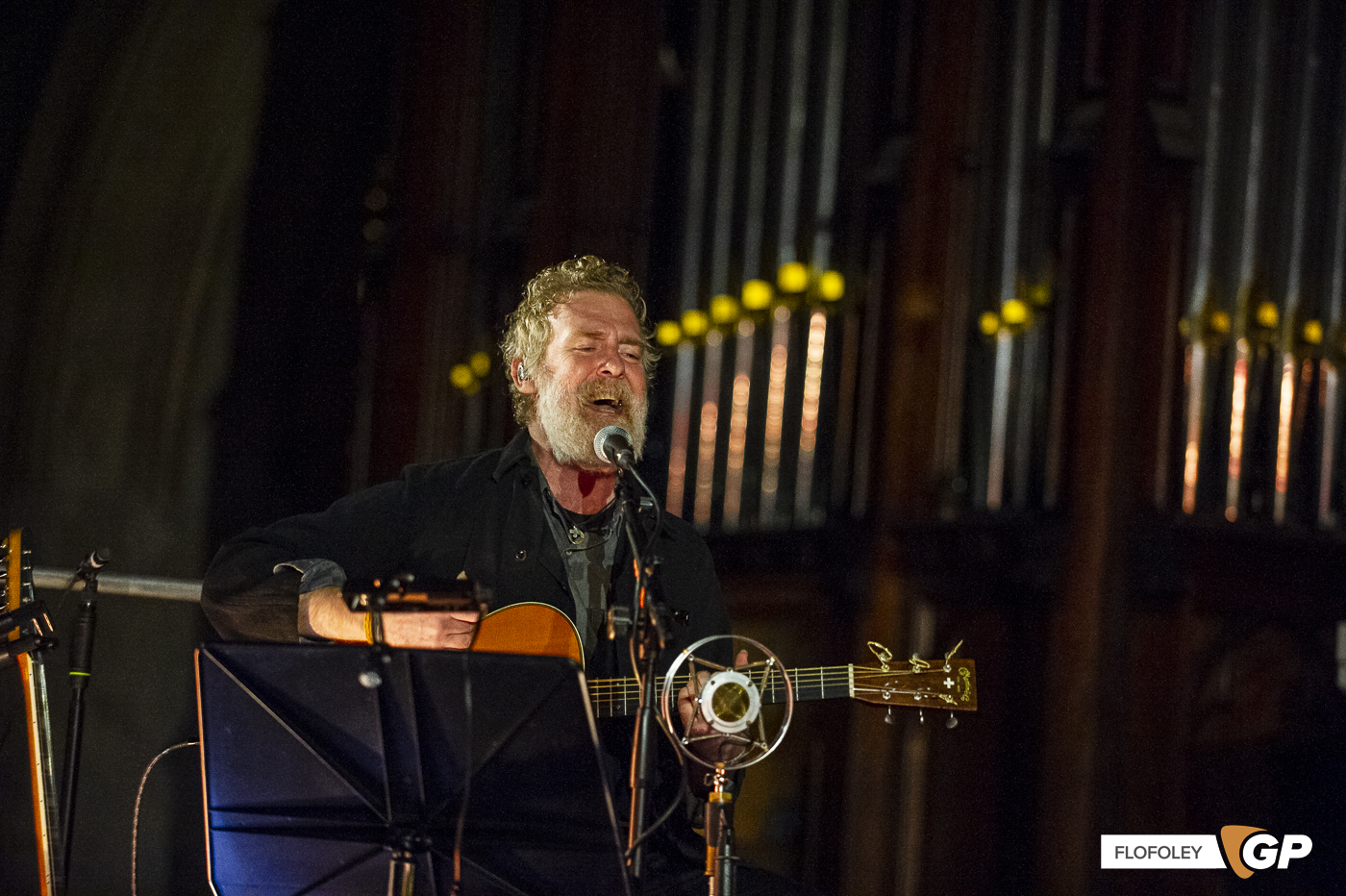 Glen Hansard at St Canices Cathedral, Kilkenny, Photographer Ciaran Foley, 08-12-2022-16