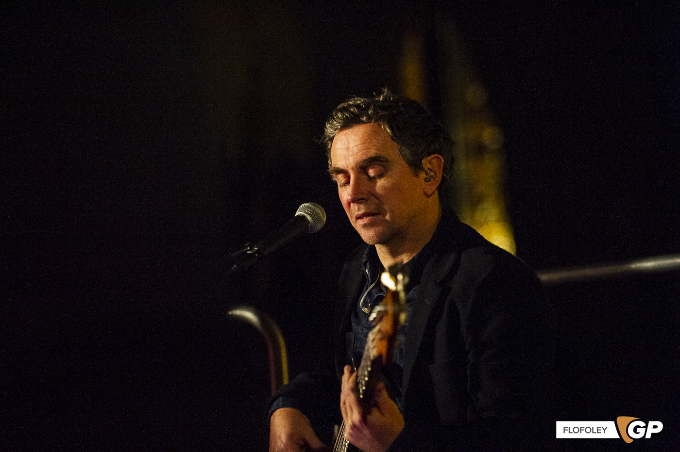 Glen Hansard at St Canices Cathedral, Kilkenny, Photographer Ciaran Foley, 08-12-2022-42