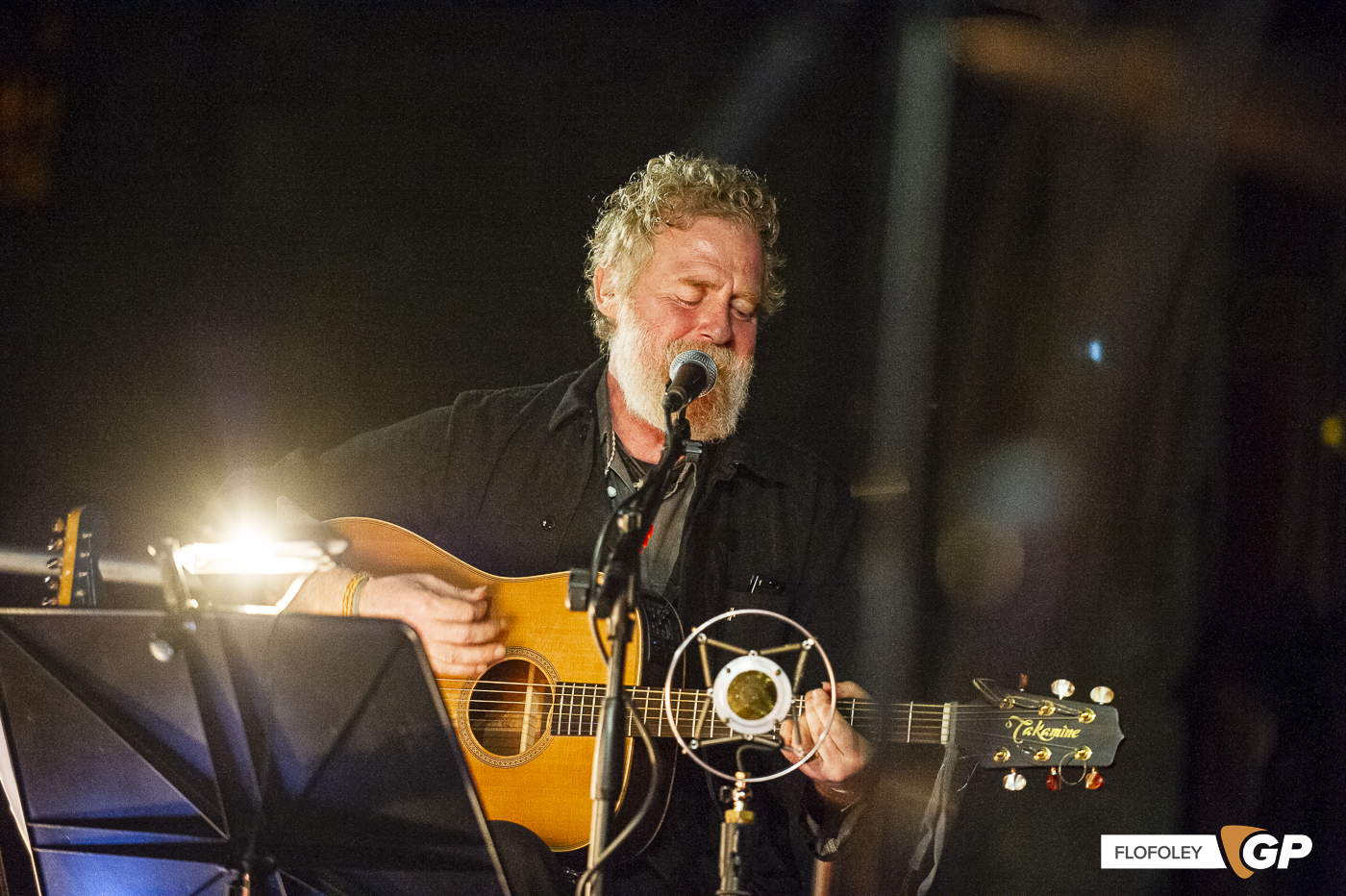 Glen Hansard at St Canices Cathedral, Kilkenny, Photographer Ciaran Foley, 08-12-2022-43