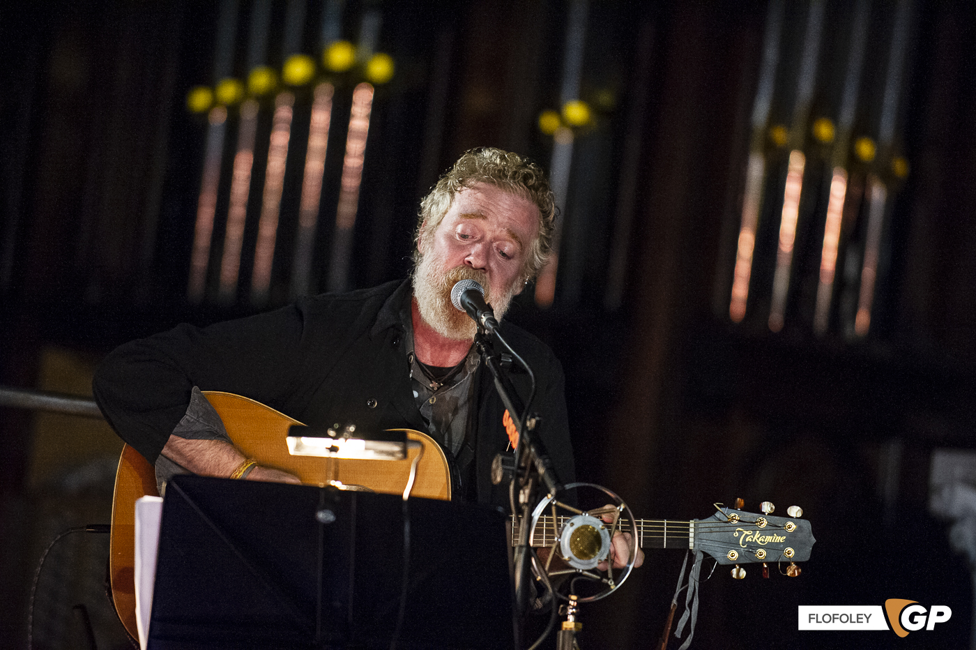 Glen Hansard at St Canices Cathedral, Kilkenny, Photographer Ciaran Foley, 08-12-2022-47