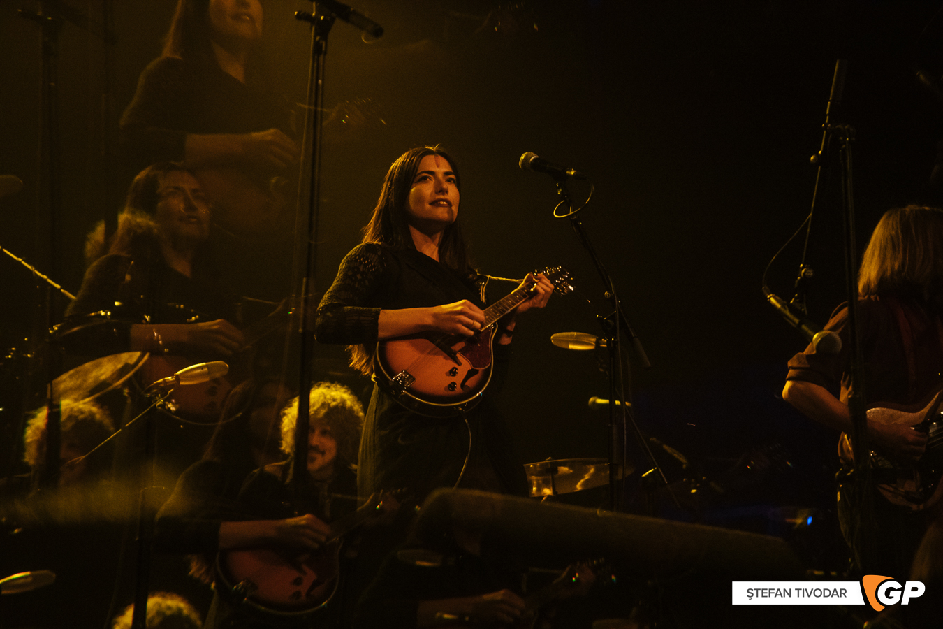Tau & The Drones of Praise 3Olympia Theatre 5 December 2022 2022 Stefan Tivodar-7940