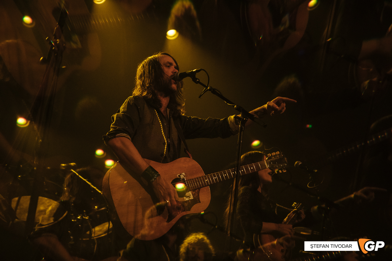 Tau & The Drones of Praise 3Olympia Theatre 5 December 2022 2022 Stefan Tivodar-7963
