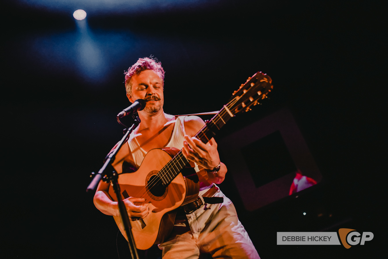 TallestManOnEarth_VicarStDublin_byDebHickey28