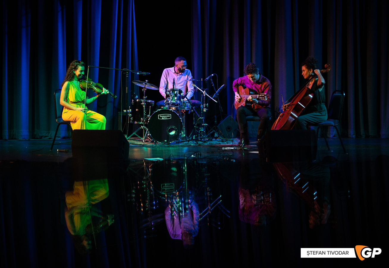 The Ayoub Sisters The Liberty Hall Theatre 12 ApriI 2023 Stefan Tivodar-62100