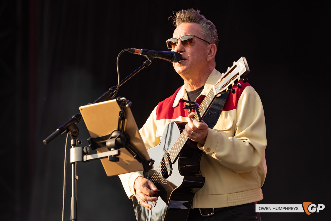 Richard Hawley at St. Anne’s Park, Dublin. Photo by Owen Humphreys www.owen.ie