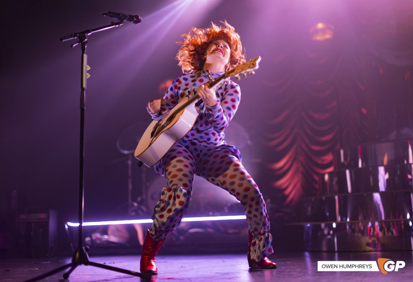 CMAT at The 3Olympia Theatre. Photo by Owen Humphreys www.owen.ie
