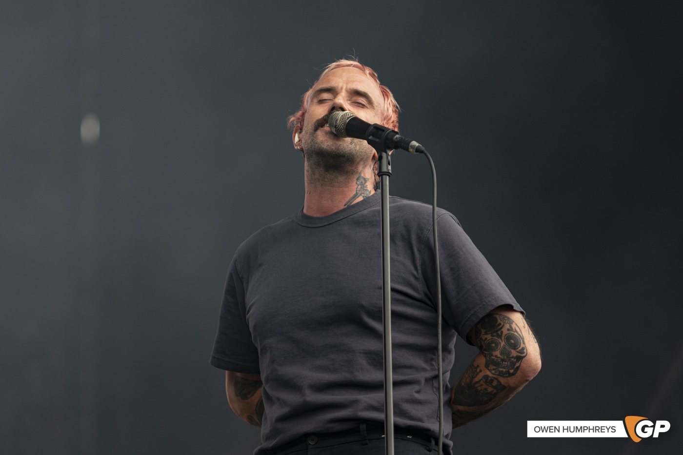 Idles at Malahinde Castle. Photo by Owen Humphreys www.owen.ie