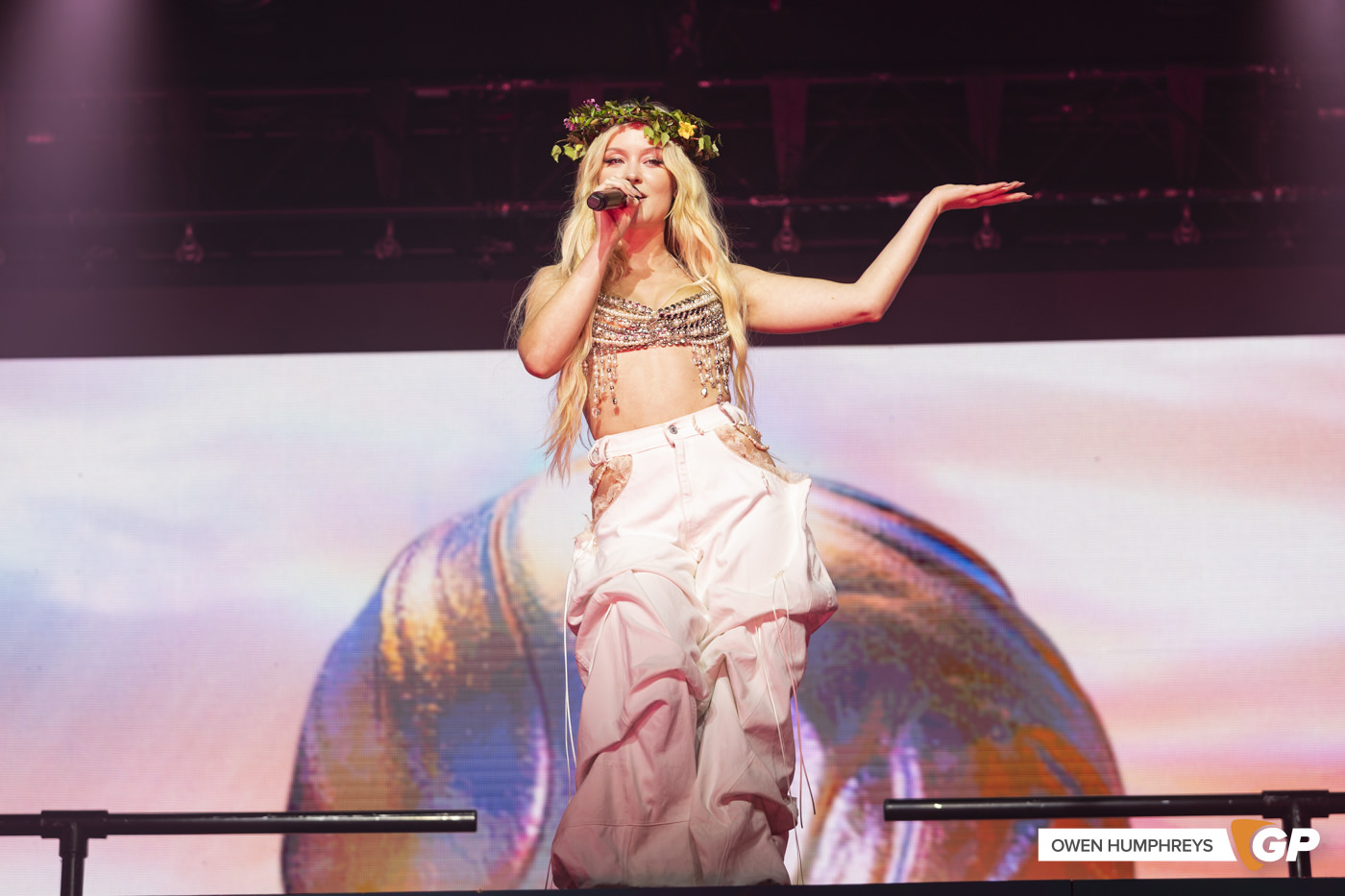 Zara Larsson at Fairview Park. Photo by Owen Humphreys www.owen.ie