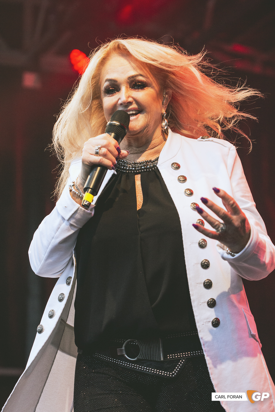 Bonnie Tyler Leopardstown racecourse -07