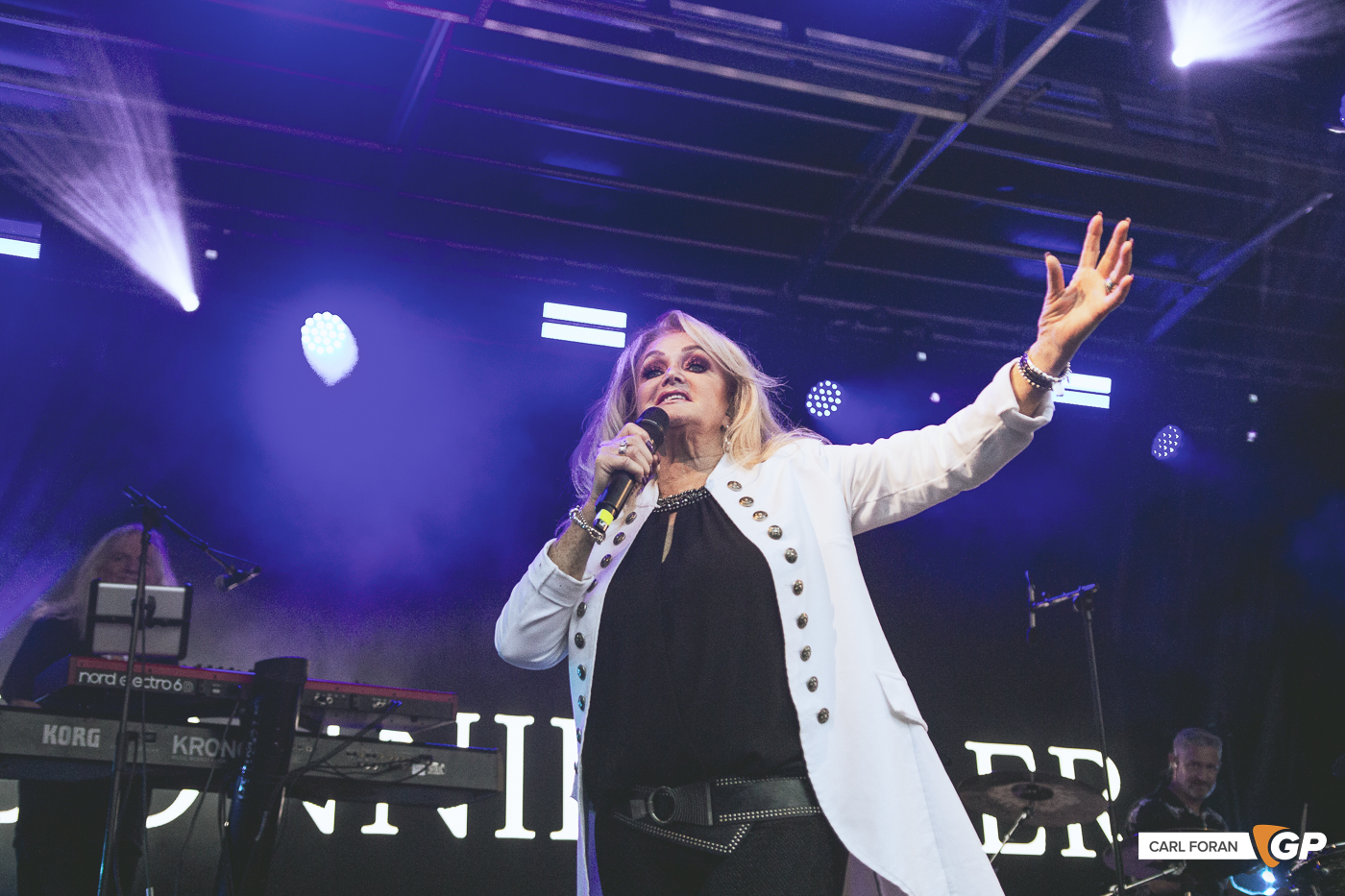 Bonnie Tyler Leopardstown racecourse -24