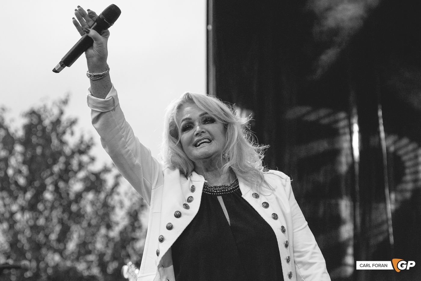 Bonnie Tyler Leopardstown racecourse -25