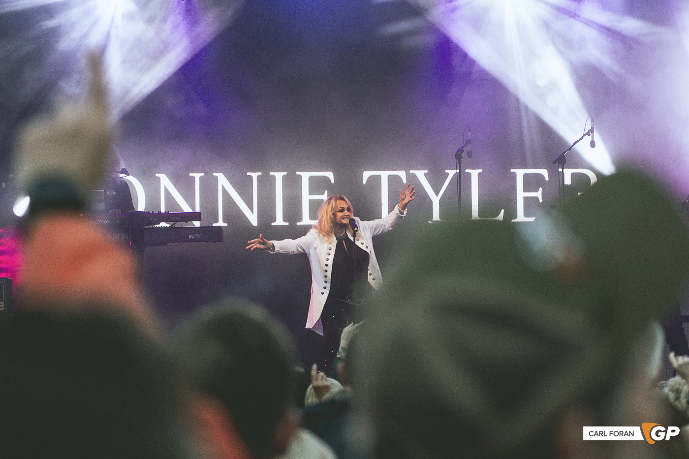 Bonnie Tyler Leopardstown racecourse -30