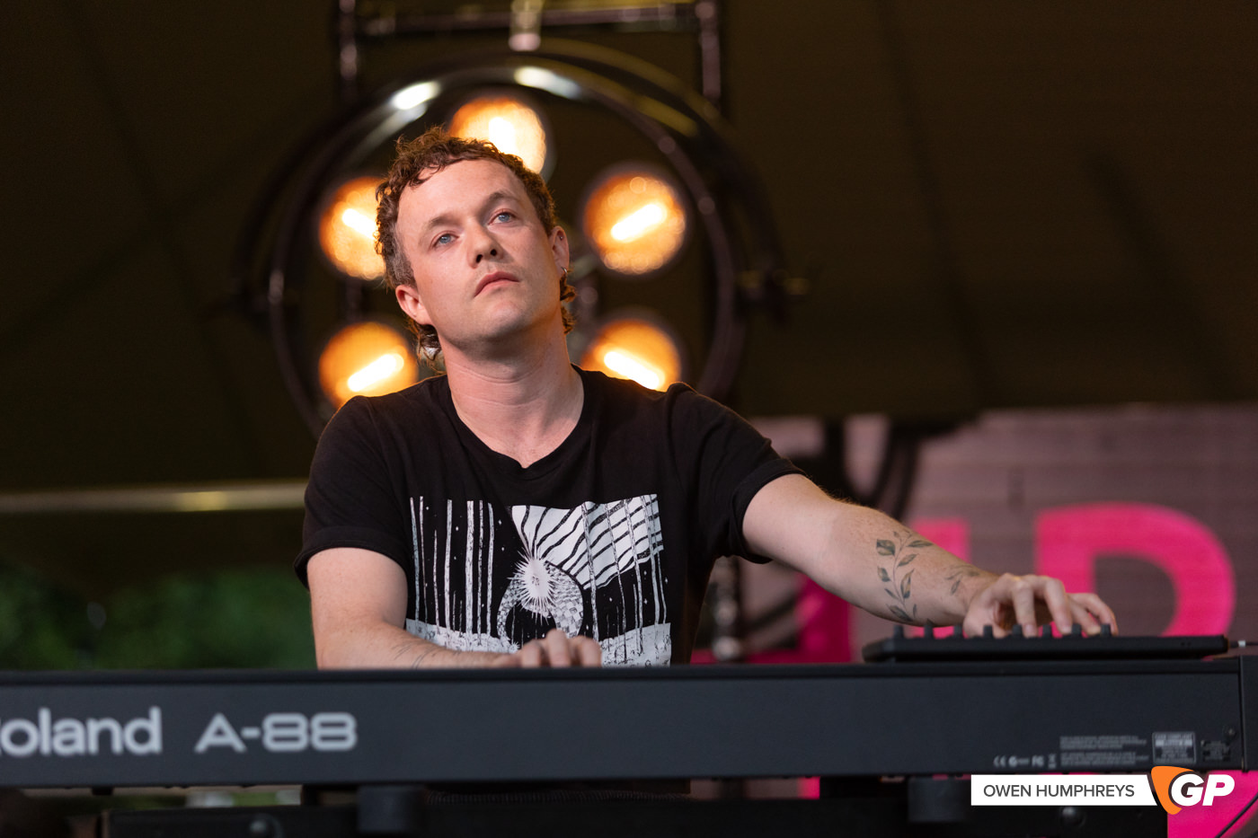 Villagers Hibernacle 2025. Photo by Owen Humphreys www.owen.ie