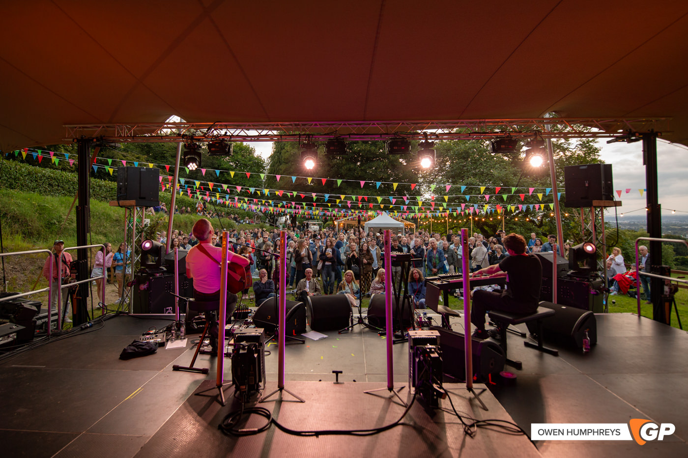 Villagers Hibernacle 2025. Photo by Owen Humphreys www.owen.ie