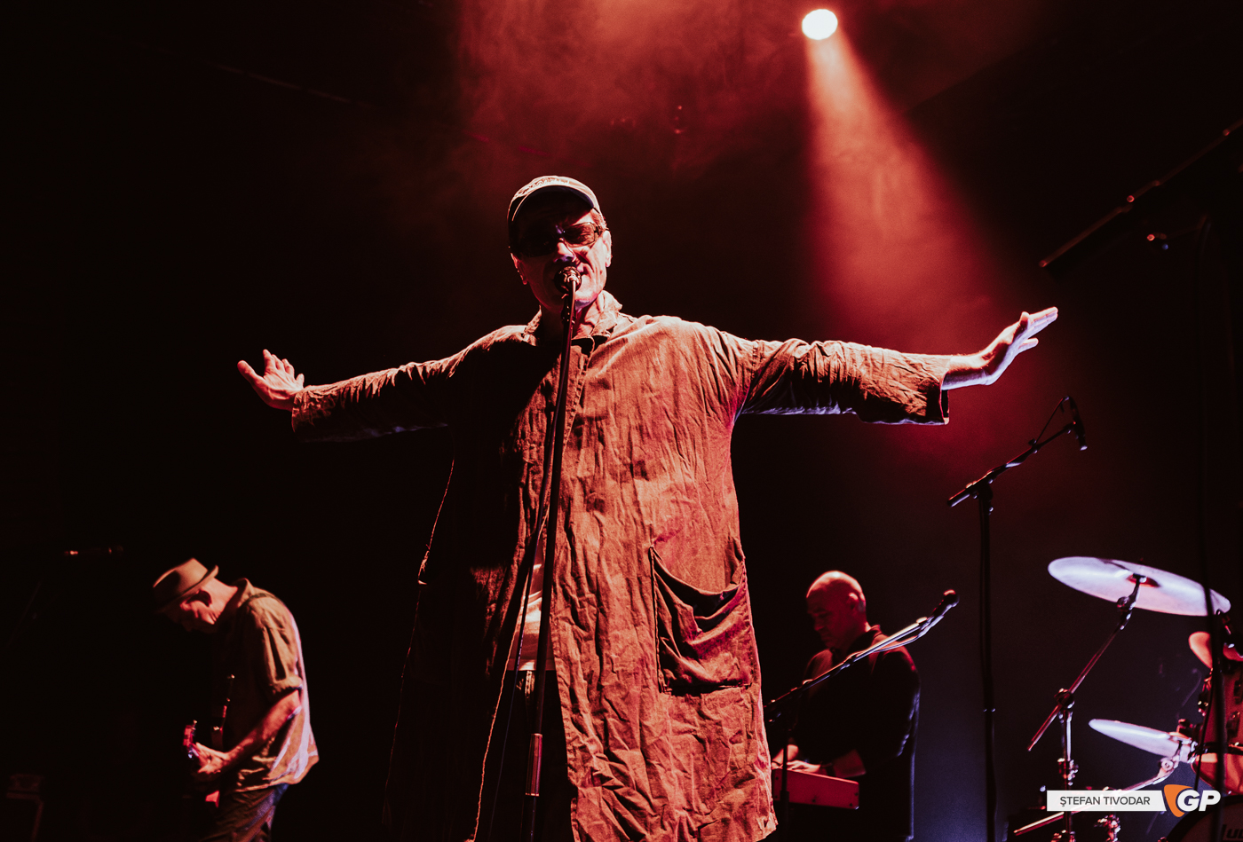 Michael Shannon & Jason Narducy play R.E.M. at Vicar Street 27 August 2025 Stefan Tivodar-5821