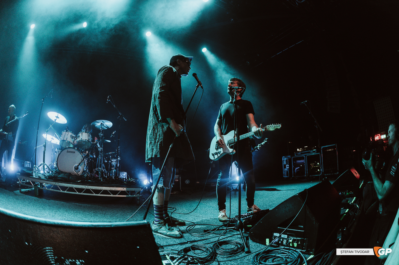 Michael Shannon & Jason Narducy play R.E.M. at Vicar Street 27 August 2025 Stefan Tivodar-5871