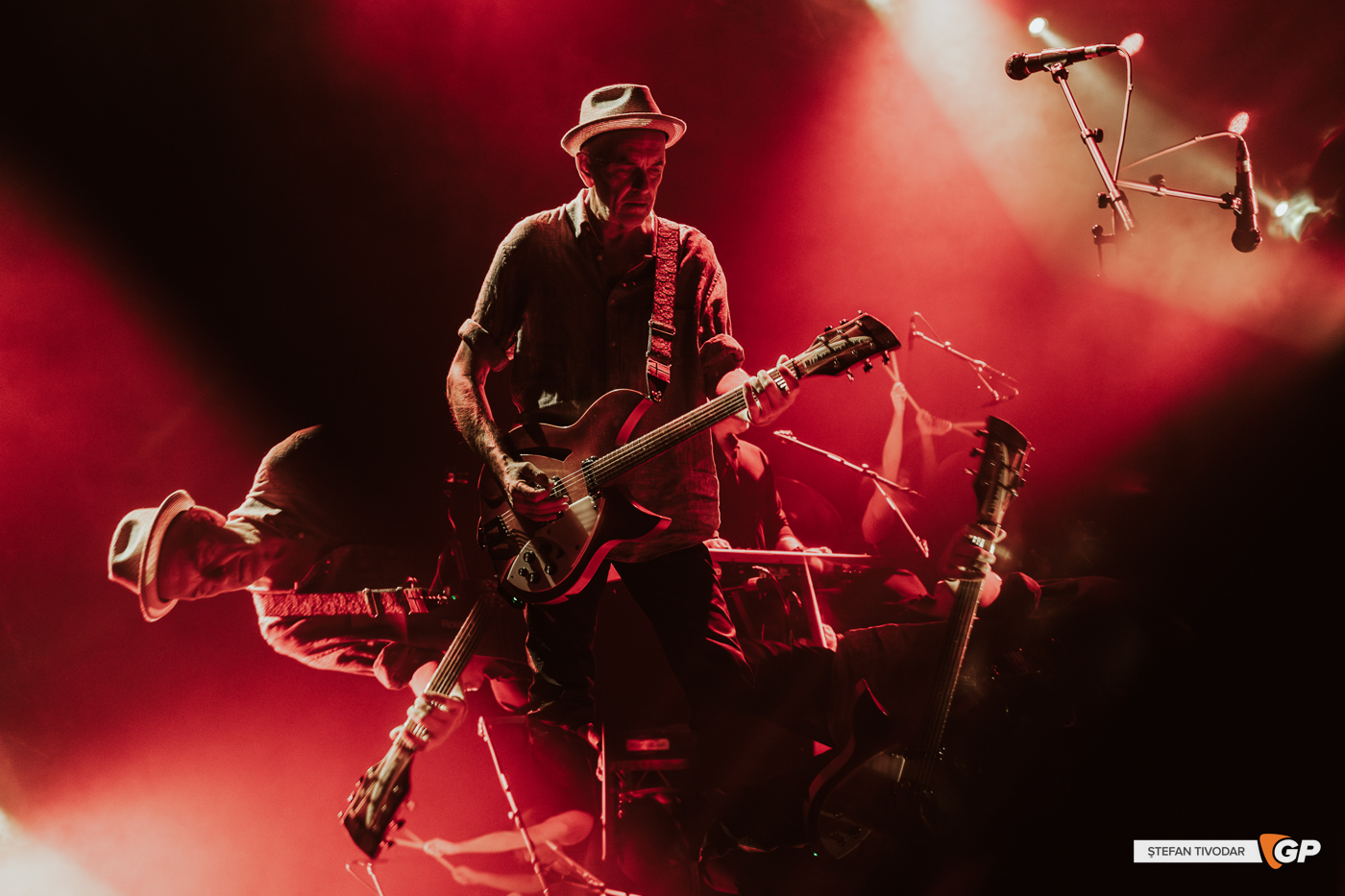 Michael Shannon & Jason Narducy play R.E.M. at Vicar Street 27 August 2025 Stefan Tivodar-6026